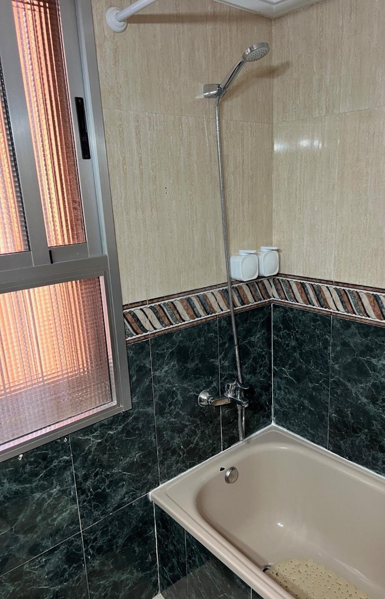 Ferienwohnung Piso Completo Cerca De Artes Y Ciencias Valencia Exterior foto